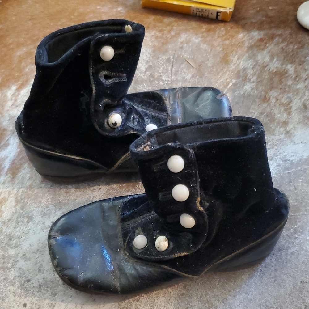 Antique Baby Shoes Victorian Leather Doll Booties Buttons Vintage Black